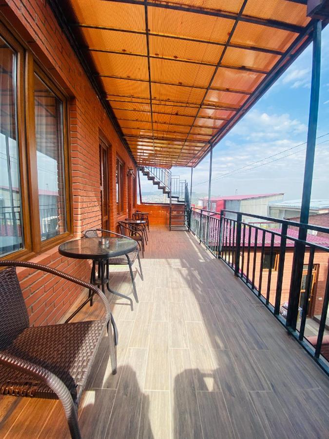 9 Borbalo Street Apartment With Terrace Tbilisi Exterior foto